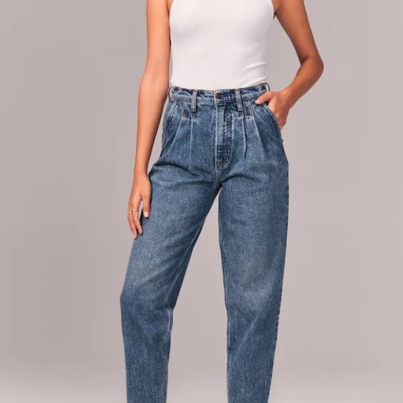 Abercrombie & Fitch Denim - Abercrombie & Fitch light wash mom jeans